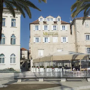 Xii Century Heritage Hotell