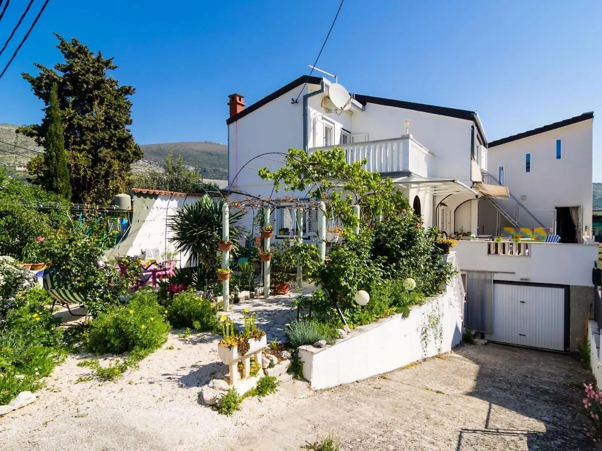 Aesthetic Holiday Home In Plano With Private Terrace Trogir
