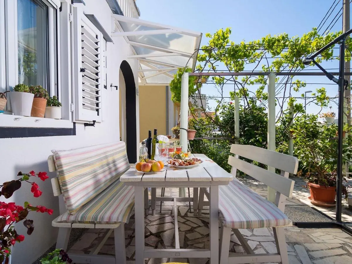 Aesthetic Holiday Home In Plano With Private Terrace Trogir