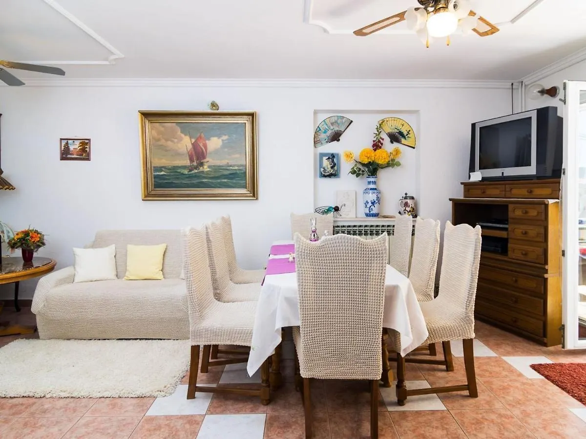 Aesthetic Holiday Home In Plano With Private Terrace Trogir 0*,