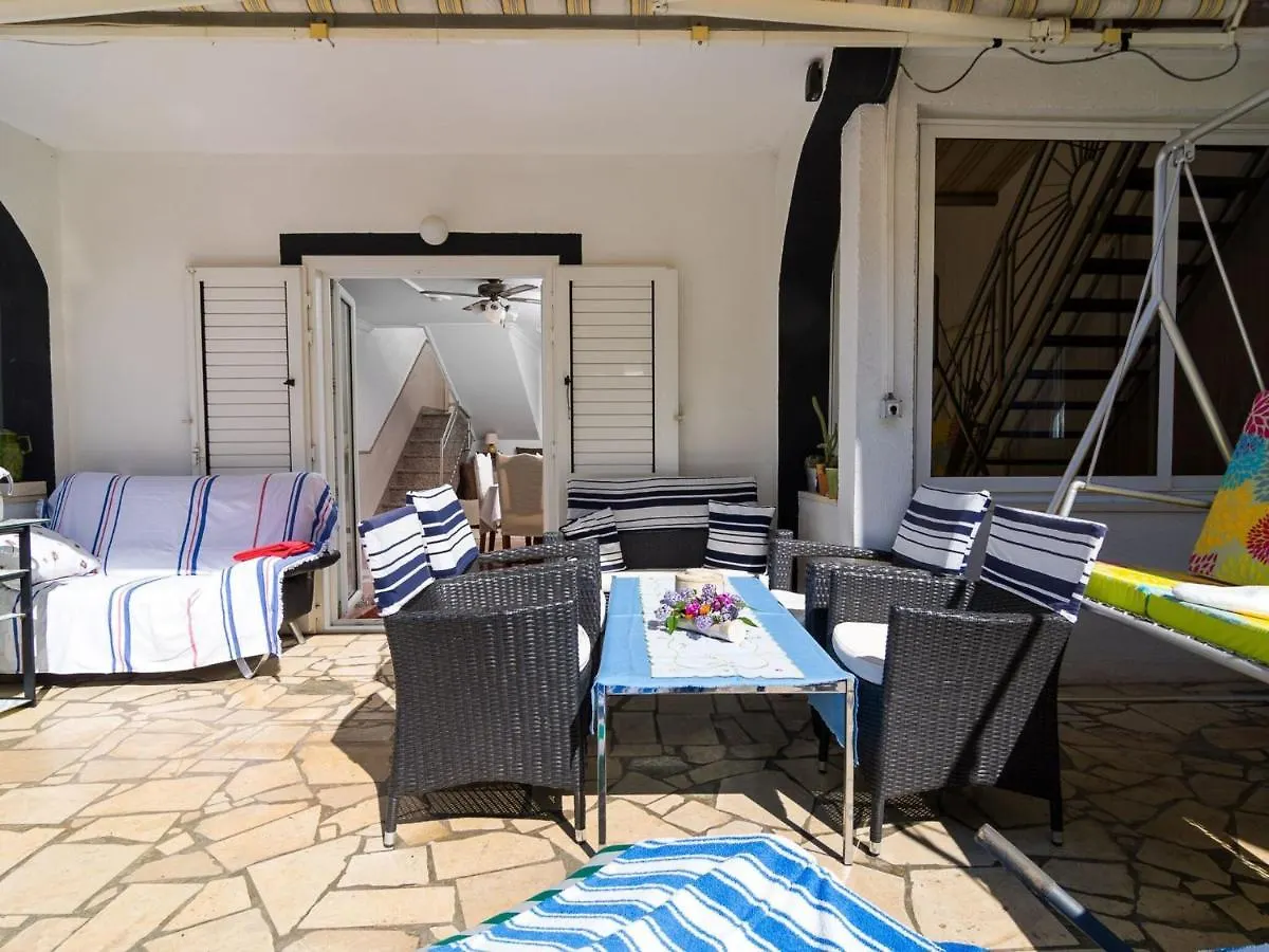Aesthetic Holiday Home In Plano With Private Terrace Trogir