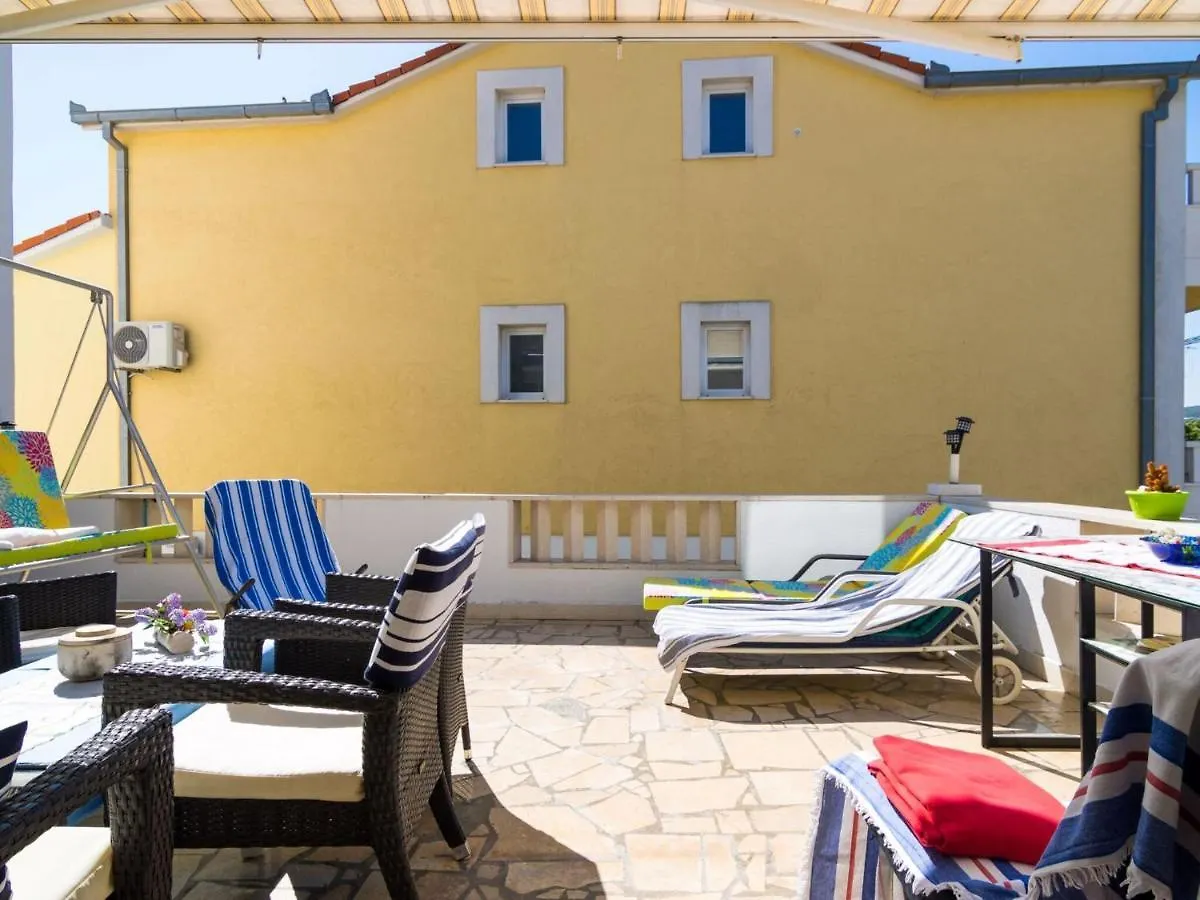Aesthetic Holiday Home In Plano With Private Terrace Trogir